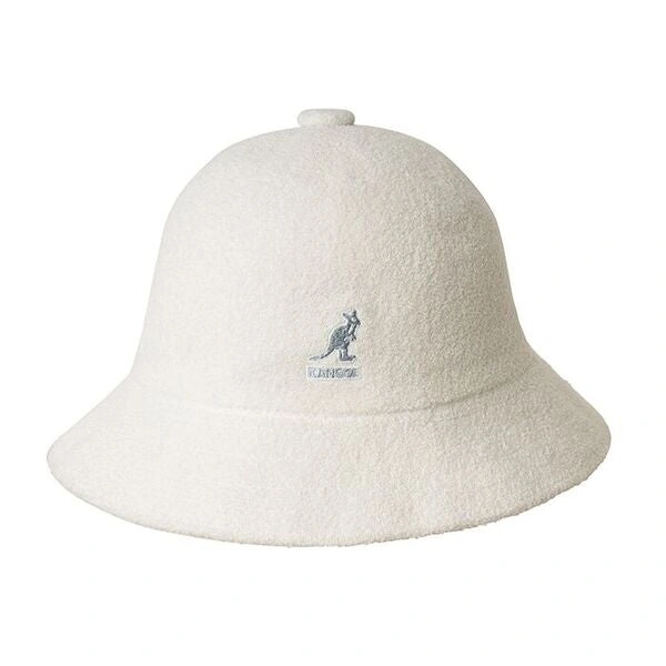 Kangol 0397BC Bermuda : Blanc, Élégance Décontractée, Style Iconique.